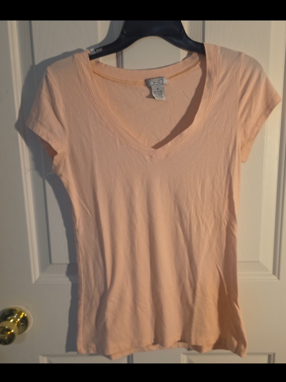 Womens V Neck Tshirt. Peach Color. Size Small. Nwot.